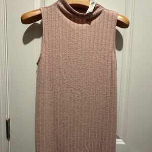 Banana republic, lightweight sleeveless sweater, slub type